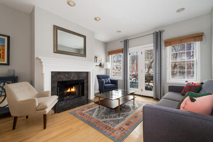 Property Photo:  1242 W Ohio Street 1E  IL 60642 