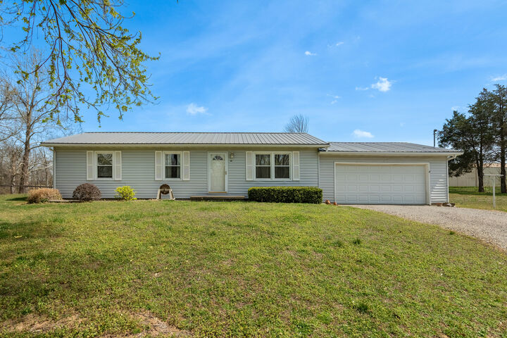 Property Photo:  306 N White Street N  IL 62922 