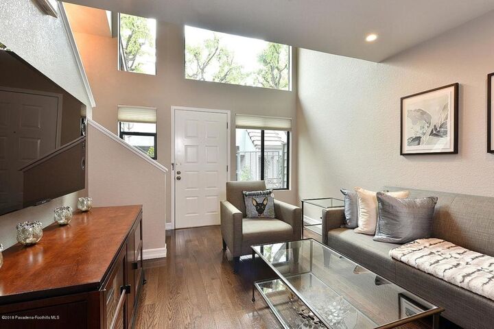 Property Photo:  279 E Glenarm Street 10  CA 91106 