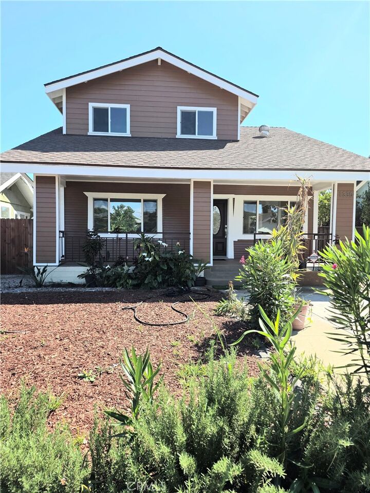 Property Photo:  1330 W 48th  CA 90037 