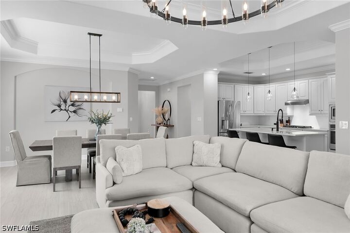 Property Photo:  2926 Aviamar Circle  FL 34114 