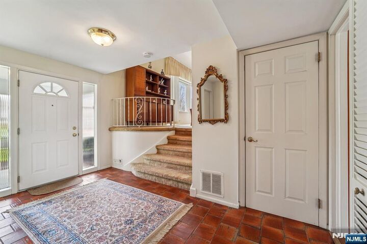 Property Photo:  14 Eton Place  NJ 07081 