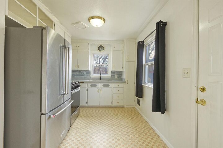 Property Photo:  308 Central Avenue  MN 55313 