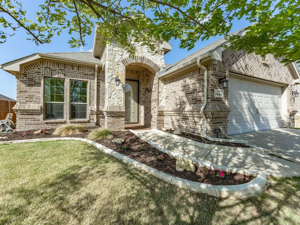 Property Photo:  5444 Quiet Woods Trail  TX 76123 