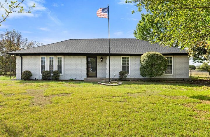 Property Photo:  961 Shilling Drive  TX 76640 