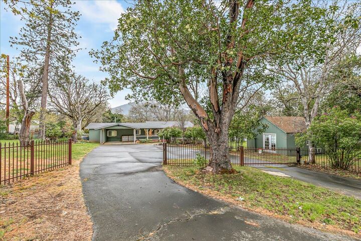 Property Photo:  84 Haven Road  OR 97530 