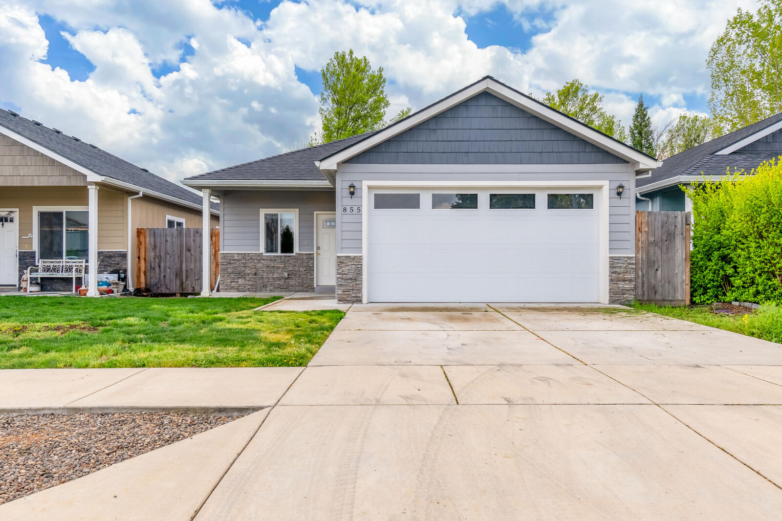 Property Photo:  855 Tannin Drive  OR 97501 