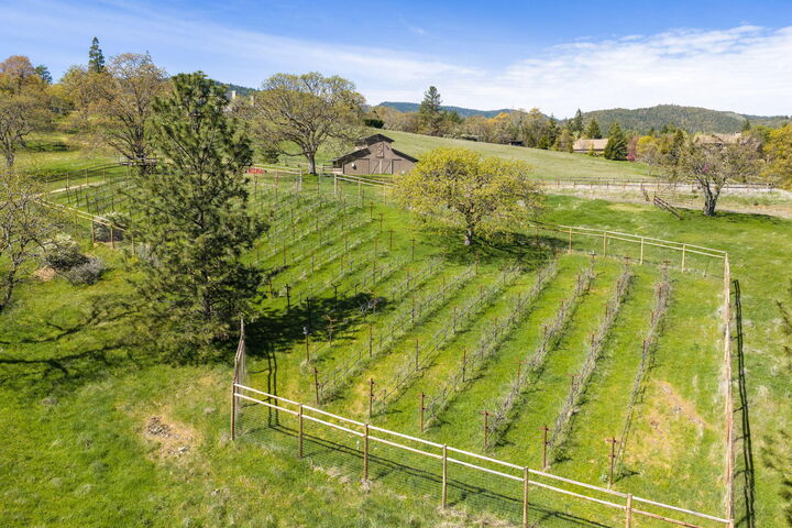 Property Photo:  84 Placer Hill Drive  OR 97530 