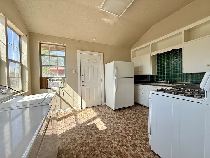 Property Photo: 2400 College Ave TX 79701