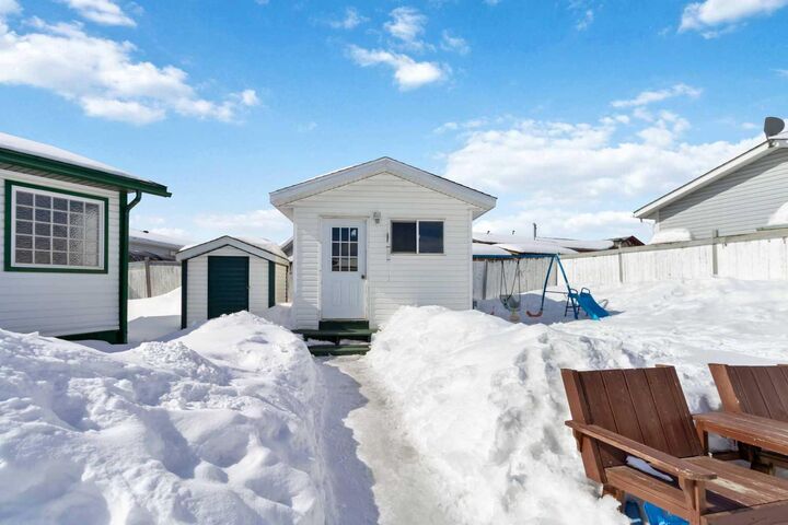 Property Photo:  548 McKinlay Crescent  AB T9K 0R6 