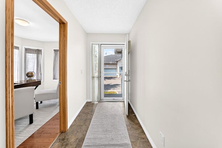 Property Photo: 157 Hawkstone Manor NW AB T3G 3X2