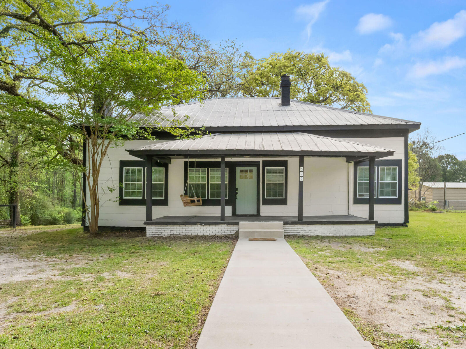 Property Photo:  527 Barham Rd.  LA 71439 