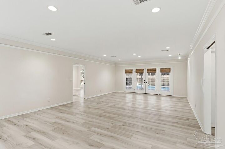 Property Photo:  2437 W Bayshore Rd  FL 32563 