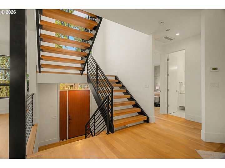 Property Photo:  782 Laurel St  OR 97034 