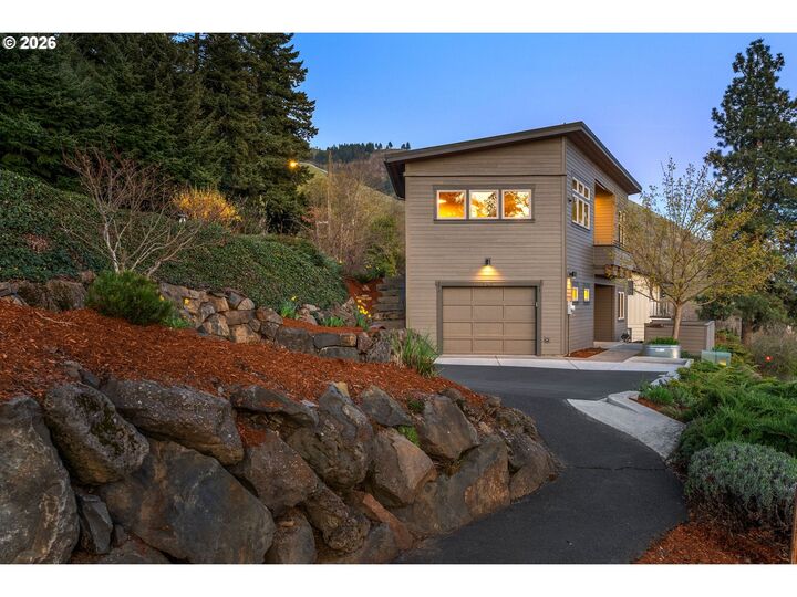 Property Photo:  591 NE Grandview Blvd  WA 98672 