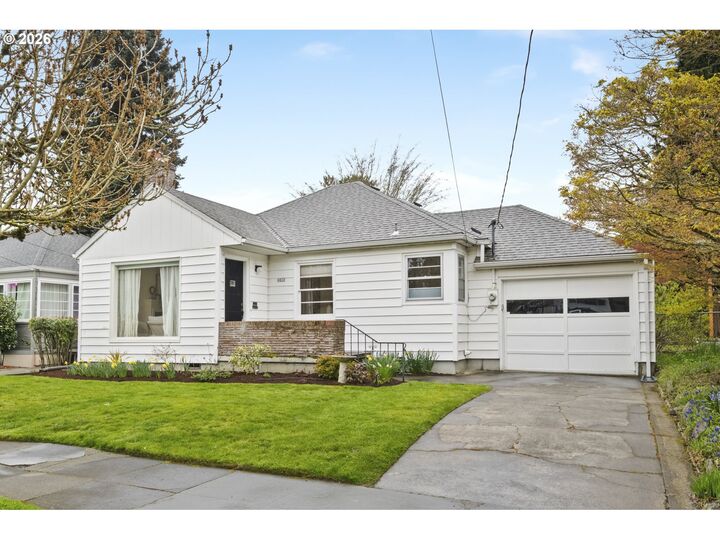 Property Photo:  4825 NE 40th Ave  OR 97211 