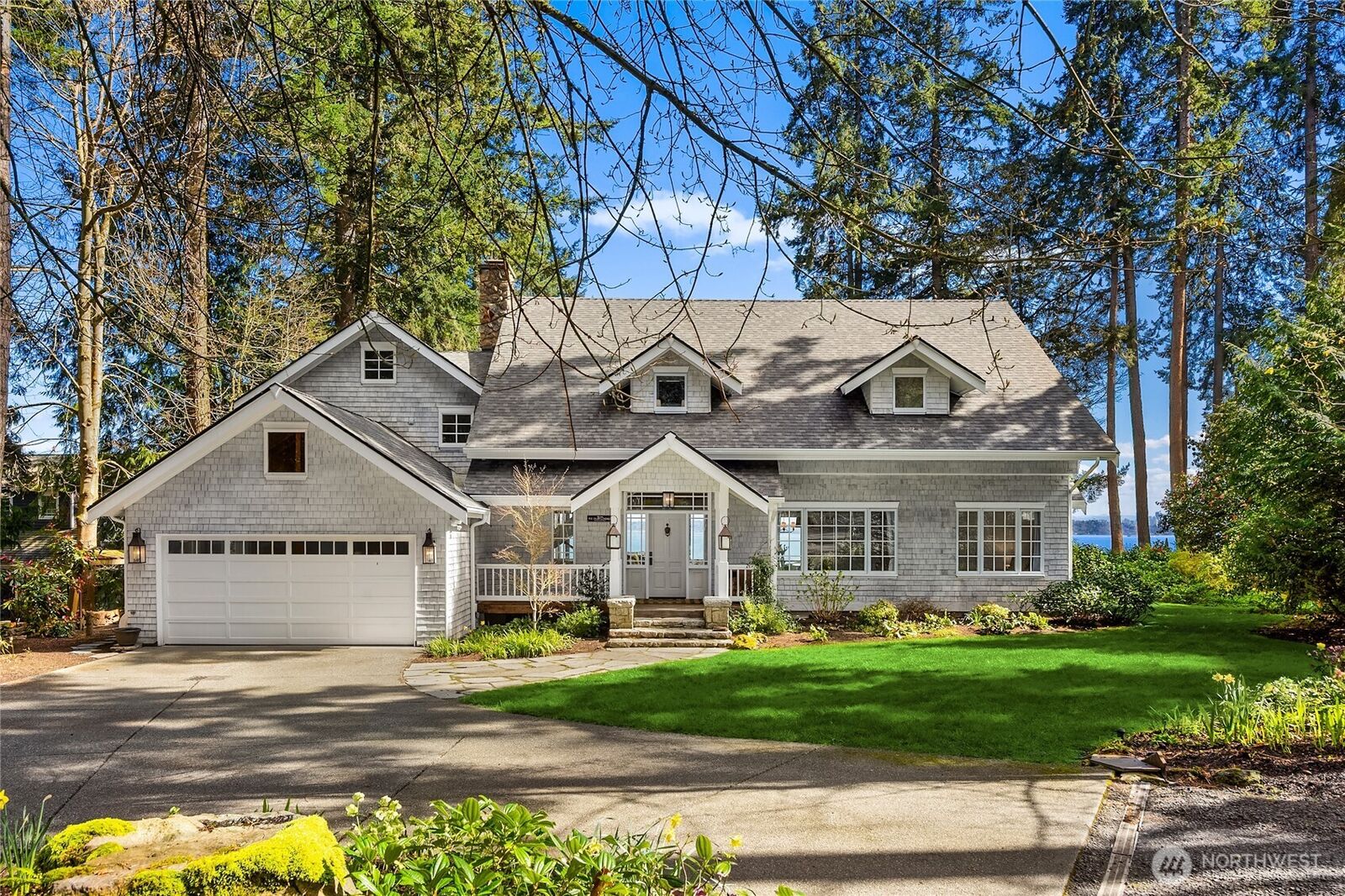 Property Photo: 12960 Sunrise Drive NE WA 98110