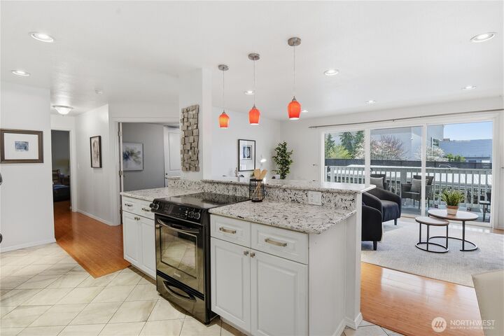 Property Photo:  5021  Ripley Lane N 101  WA 98056 