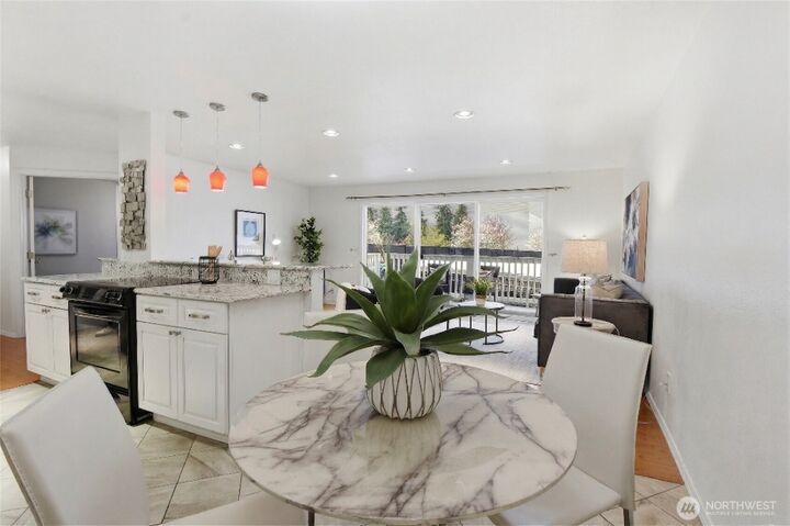 Property Photo: 5021 Ripley Lane N 101 WA 98056