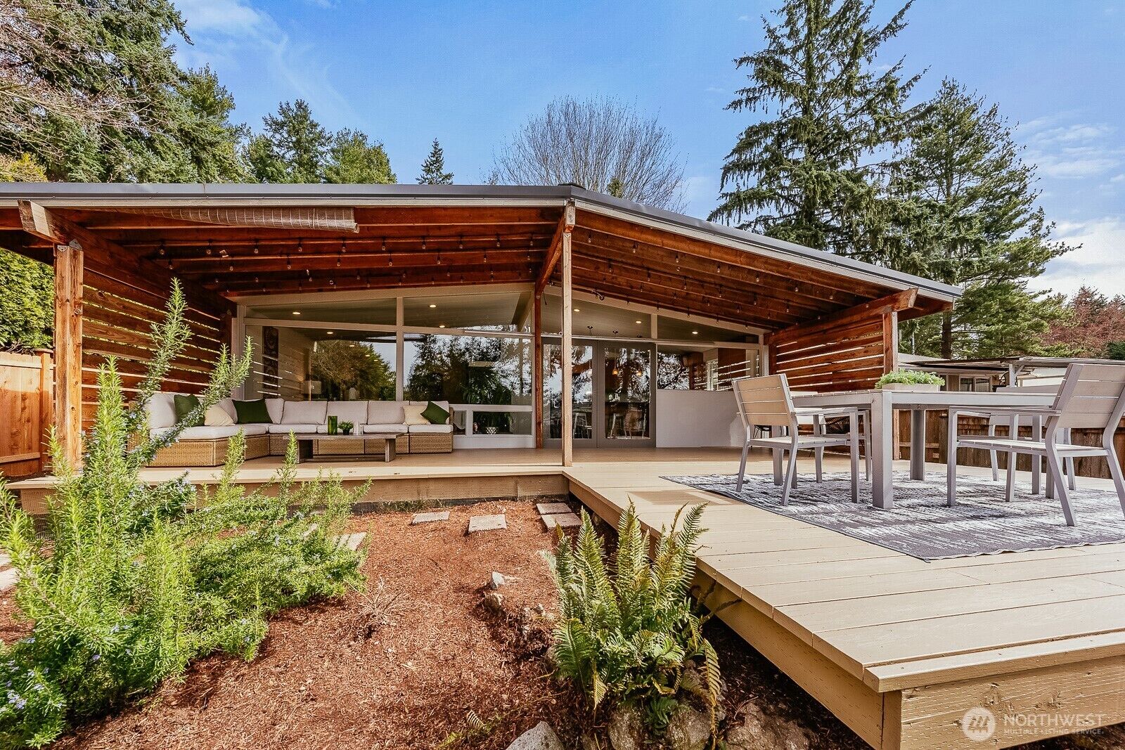 Property Photo:  15863  15th Avenue NE  WA 98155 