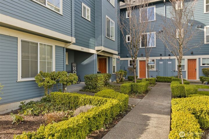 Property Photo: 841 5th Place NE WA 98029
