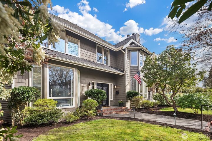 Property Photo:  928  17th Avenue E  WA 98112 