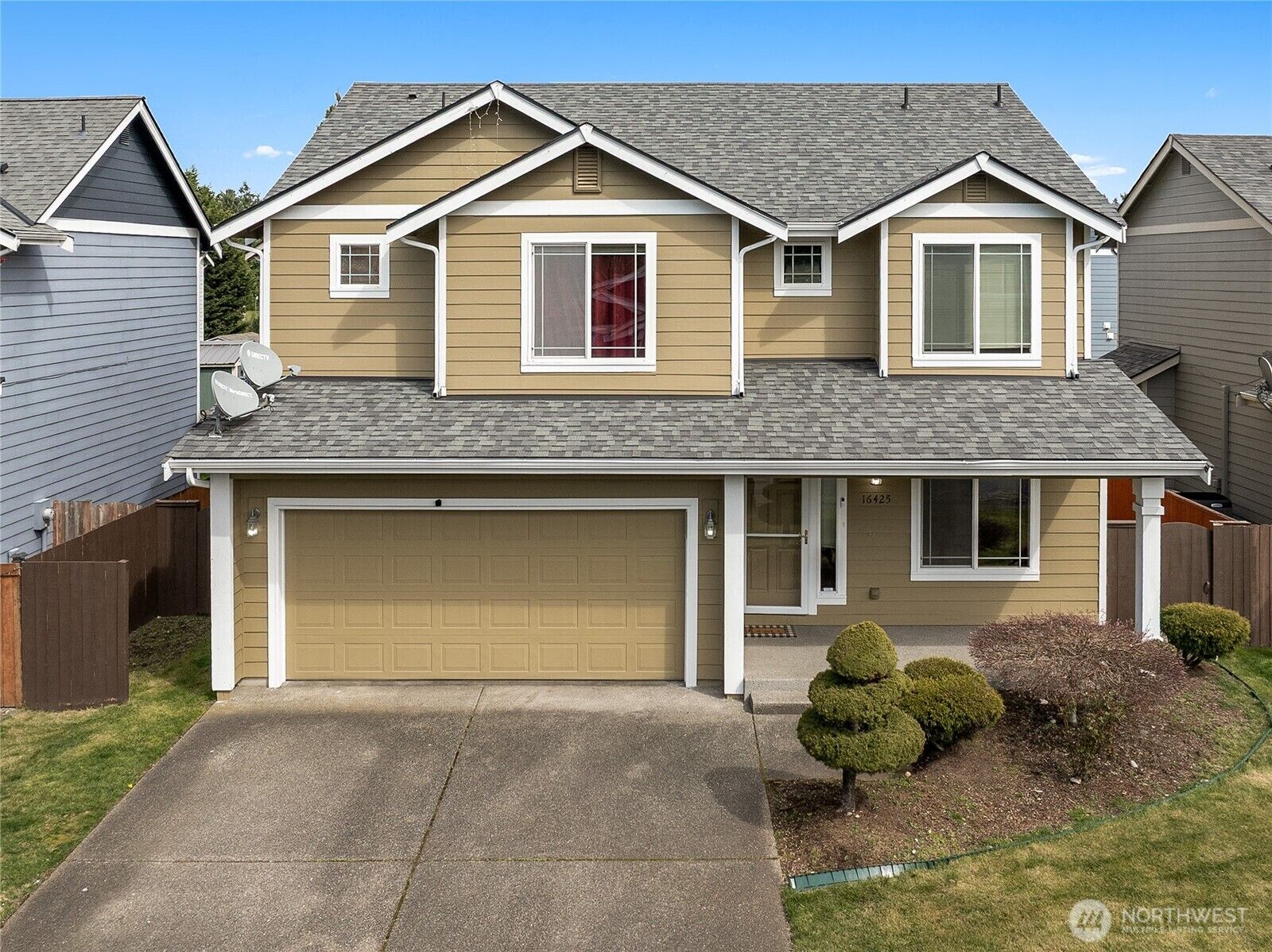Property Photo: 16425 39th Avenue E WA 98446