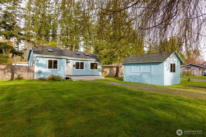 Property Photo:  655  Hunt St  WA 98250 