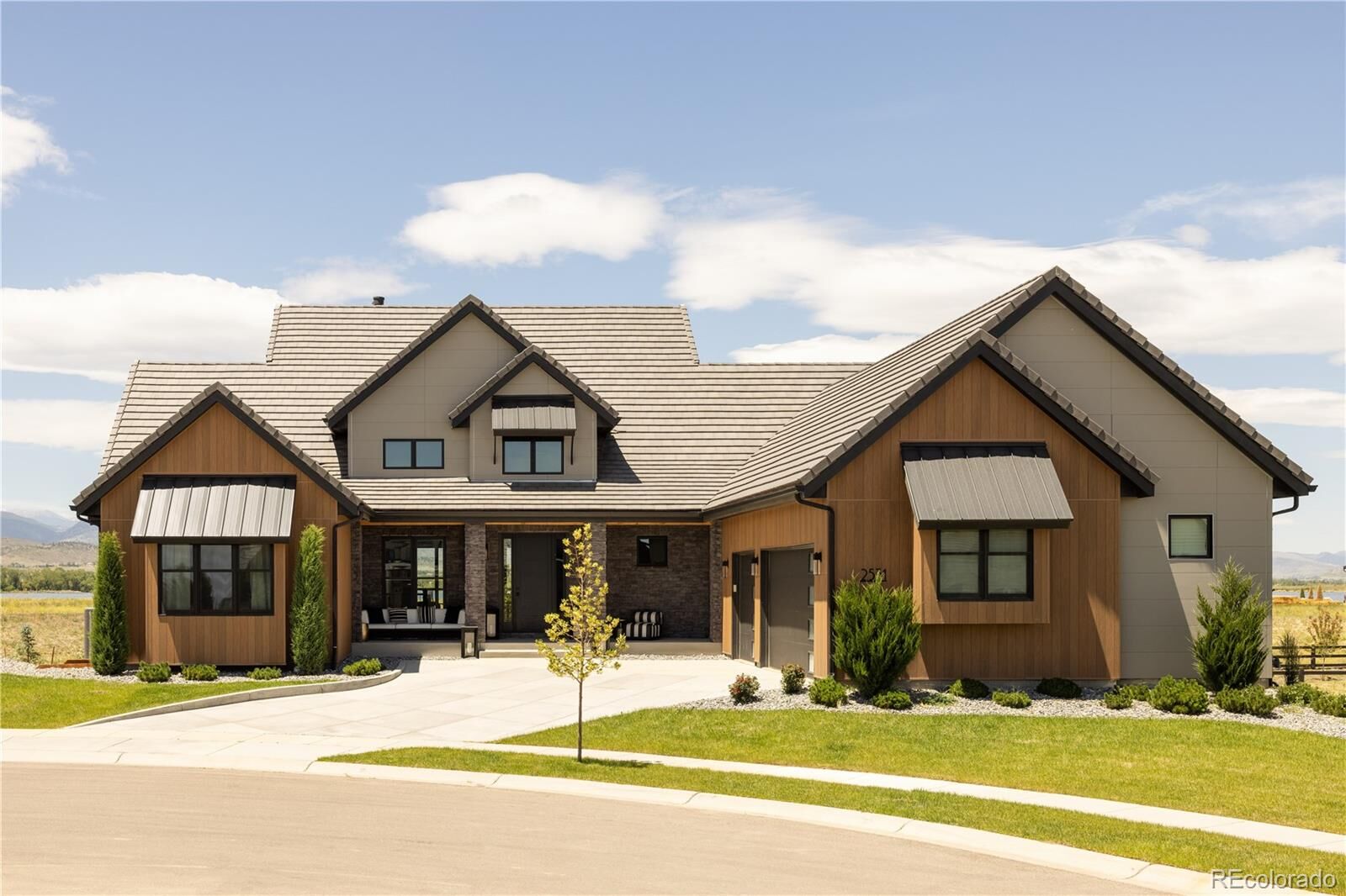 Property Photo:  2531 Southwind Road  CO 80513 