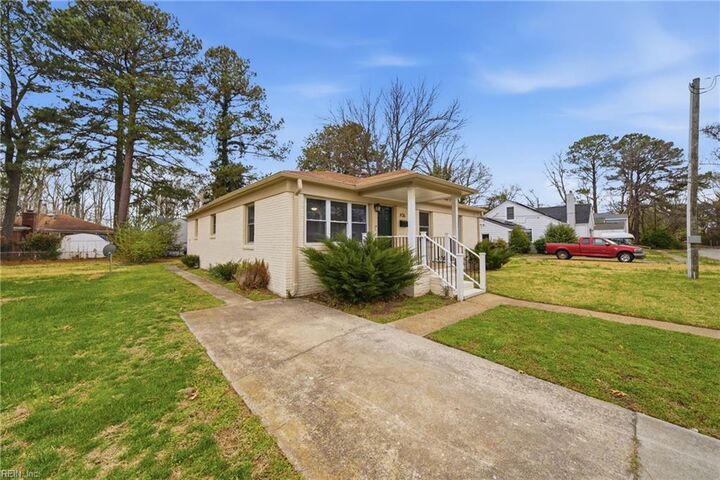 Property Photo: 936 Potomac Ave VA 23707