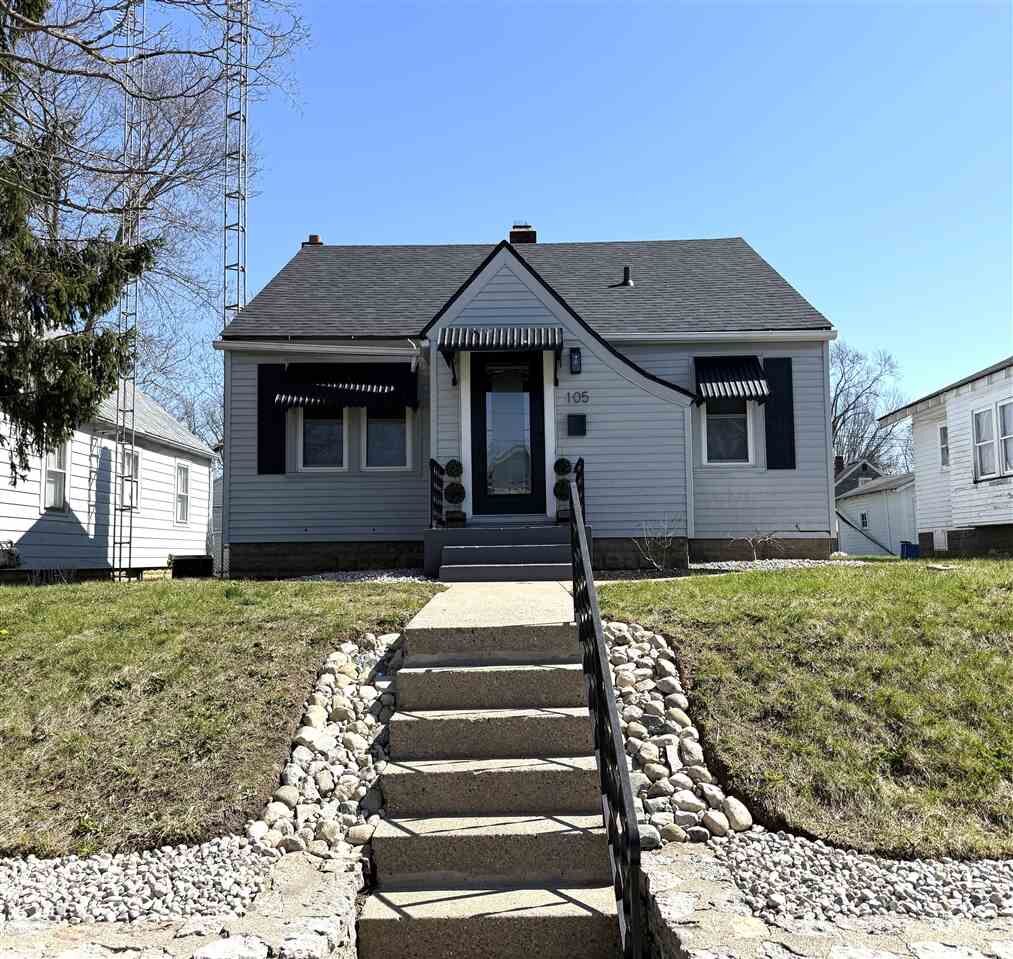 Property Photo:  105 SW 10th St  IN 47374 