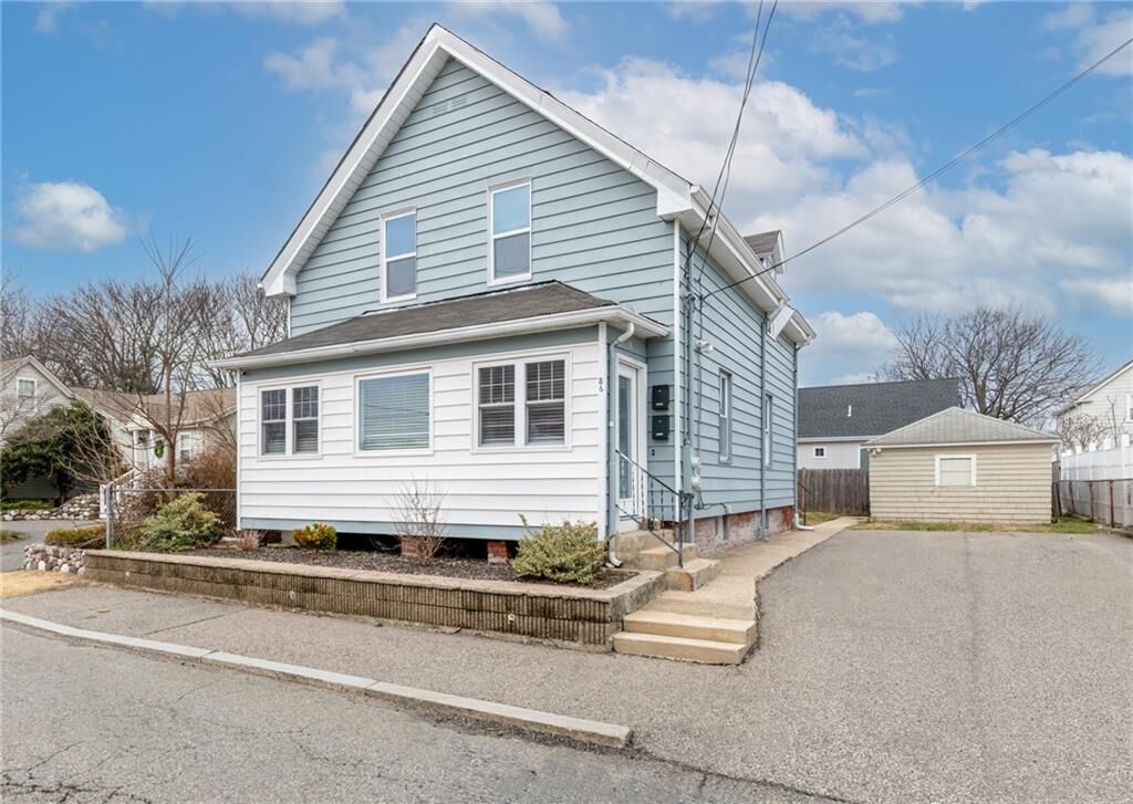 Property Photo:  86 Woodward Avenue  RI 02914 