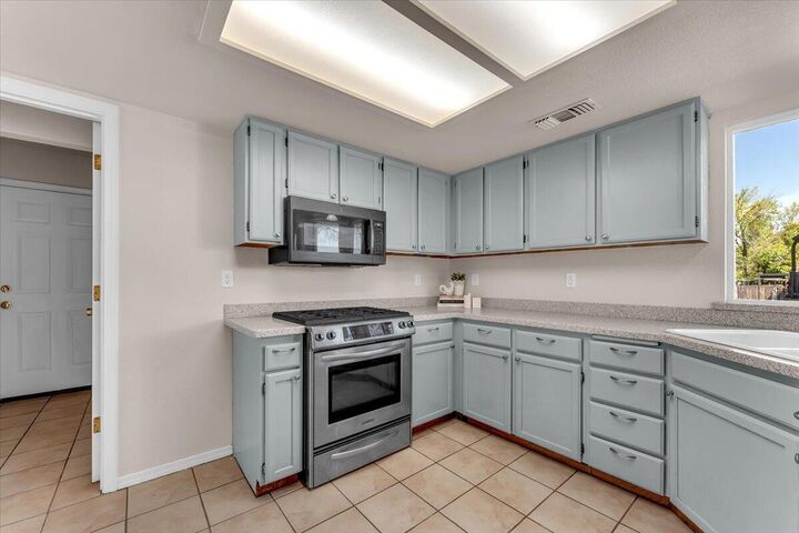 Property Photo:  2907 Pawnee Court  CA 96001 