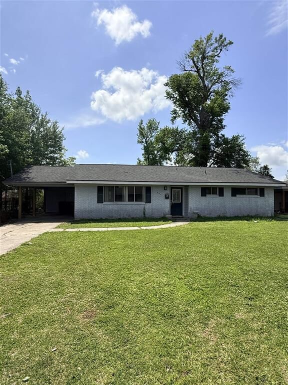 Property Photo: 905 Akron St Street LA 70605