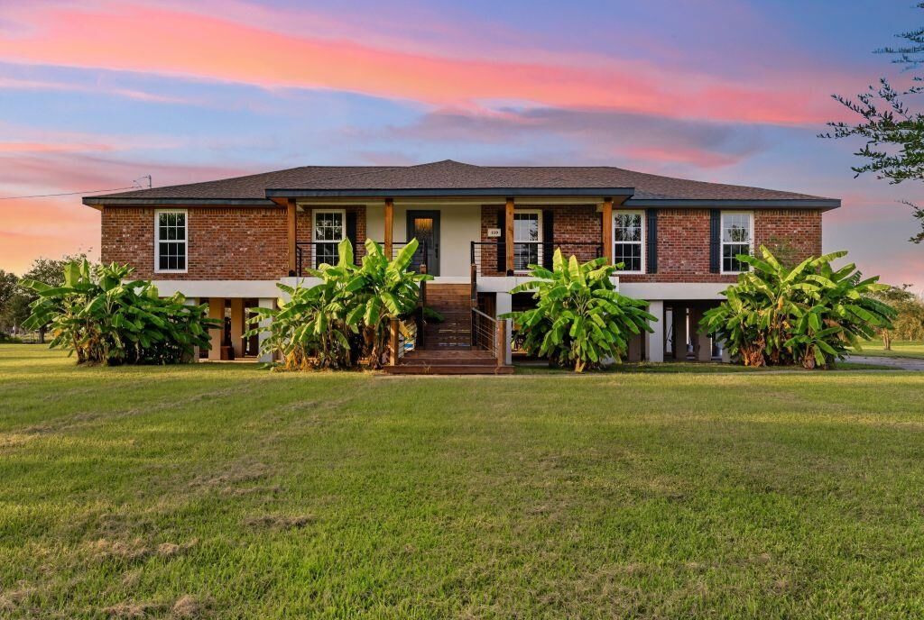 Property Photo: 119 Country Lane LA 70607