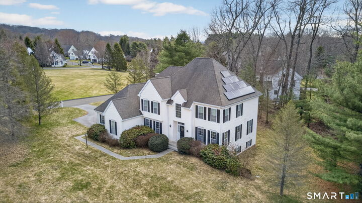 Property Photo:  5 Fenwick Drive  CT 06001 