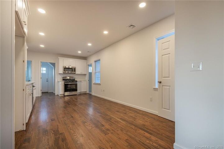 Property Photo:  340 Pleasantview Avenue 2nd/3rd Floors  CT 06606 