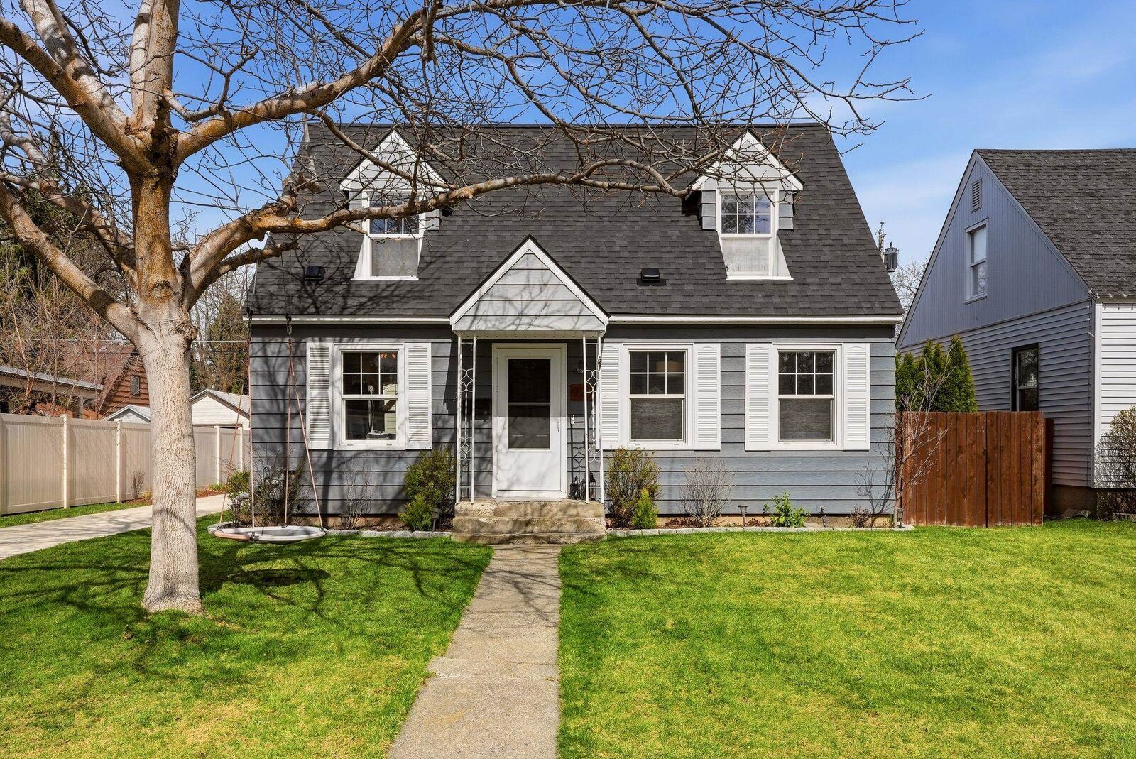 Property Photo:  925 E Thurston Ave  WA 99203 