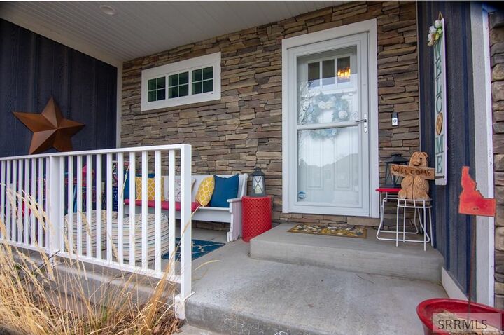 Property Photo:  1080 Red Robin Avenue  ID 83401 