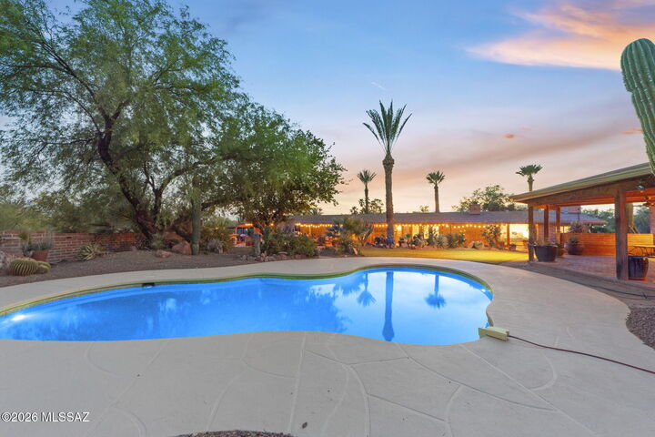 Property Photo:  7032 N Via Pisa  AZ 85704 