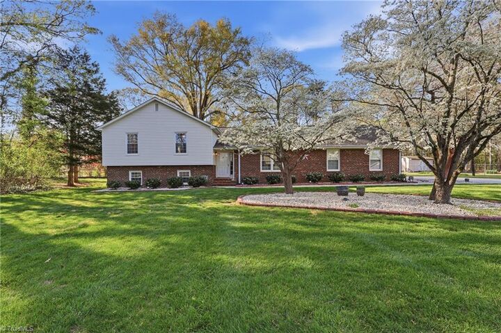 Property Photo:  2005 Hunterwoods Drive  NC 27265 