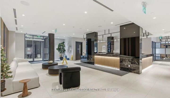 Property Photo:  2545 Simcoe Street N 1802  ON L1H 7K4 