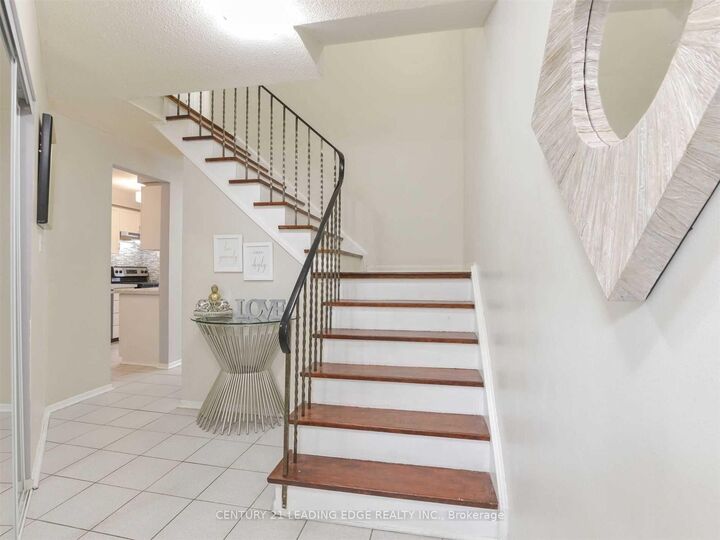 Photo de la propriété:  2288 The College Way 43  ON L5L 3Z5 