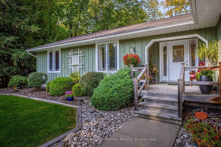 27 Gremik Crescent — photo 1