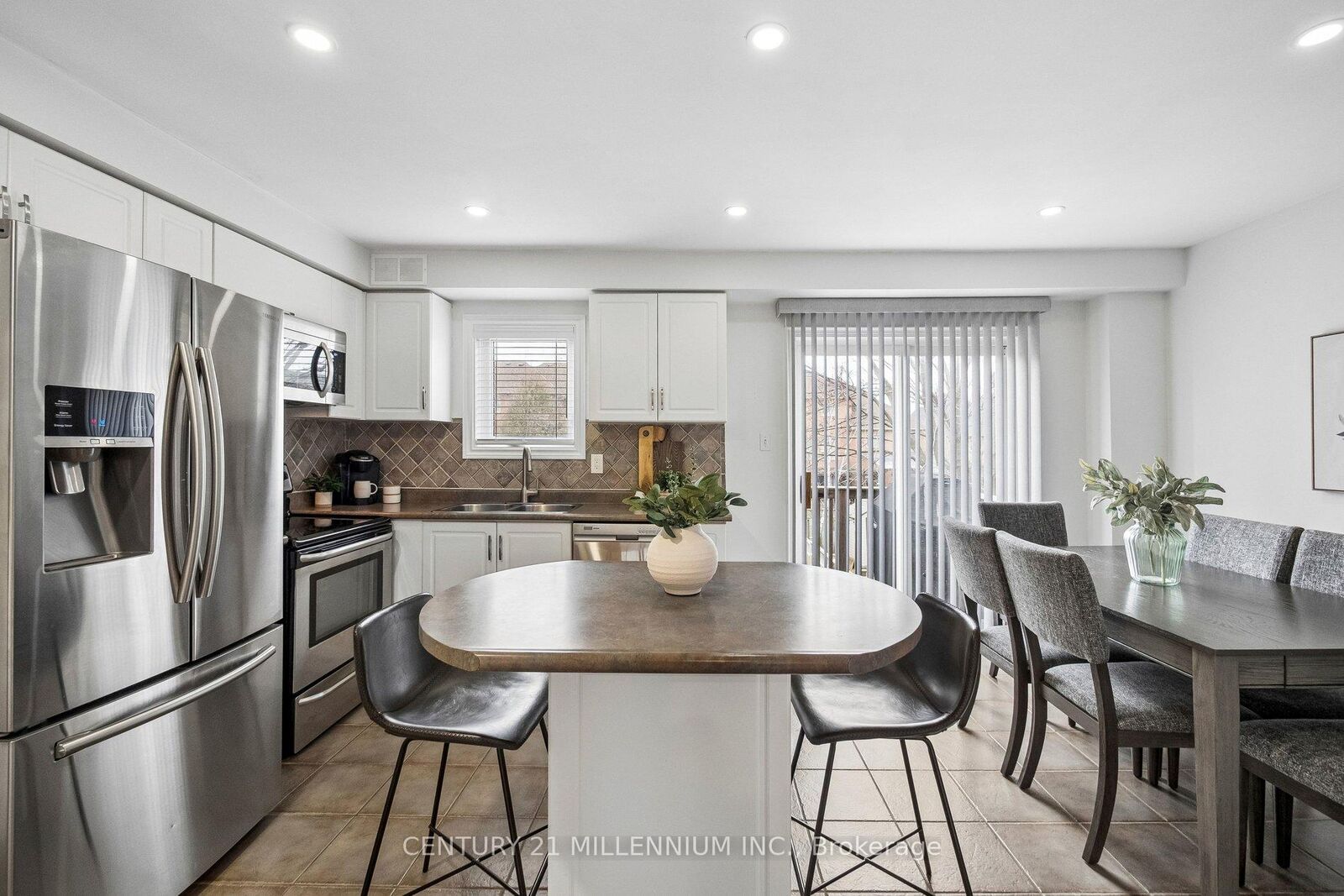 Property Photo:  90 Baywell Crescent  ON L4G 7N4 