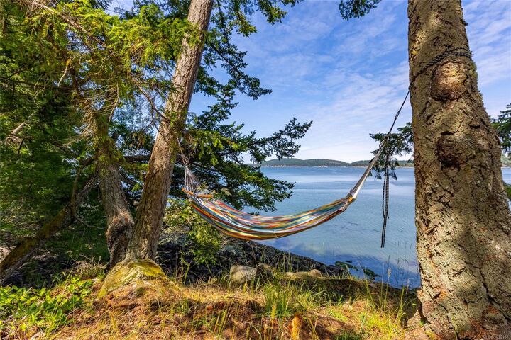Property Photo:  212 Old Point Rd  BC V0N 2Y0 