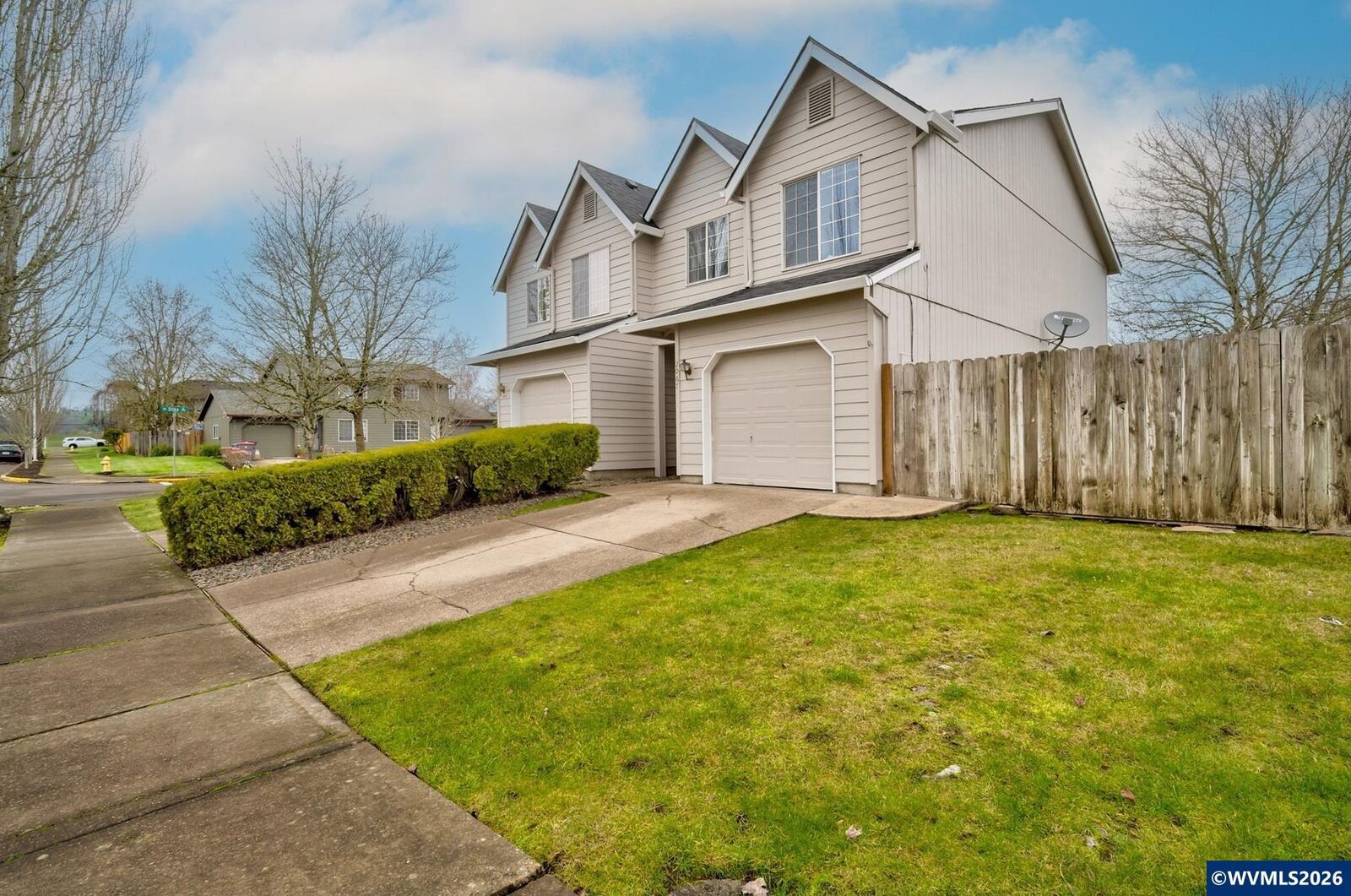 Property Photo:  2067 SW Fellows St  OR 97128 