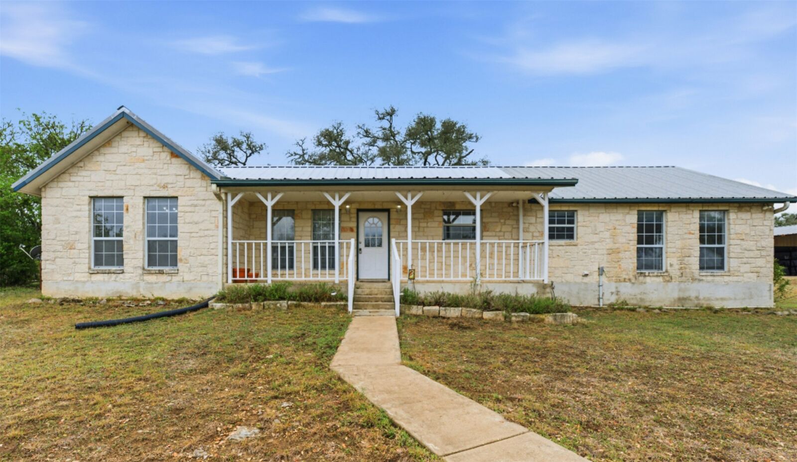 Property Photo:  309 Oakwood Loop  TX 78666 