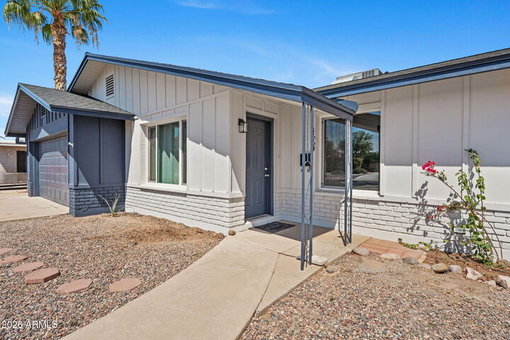 Property Photo:  1664 E Del Rio Drive  AZ 85282 