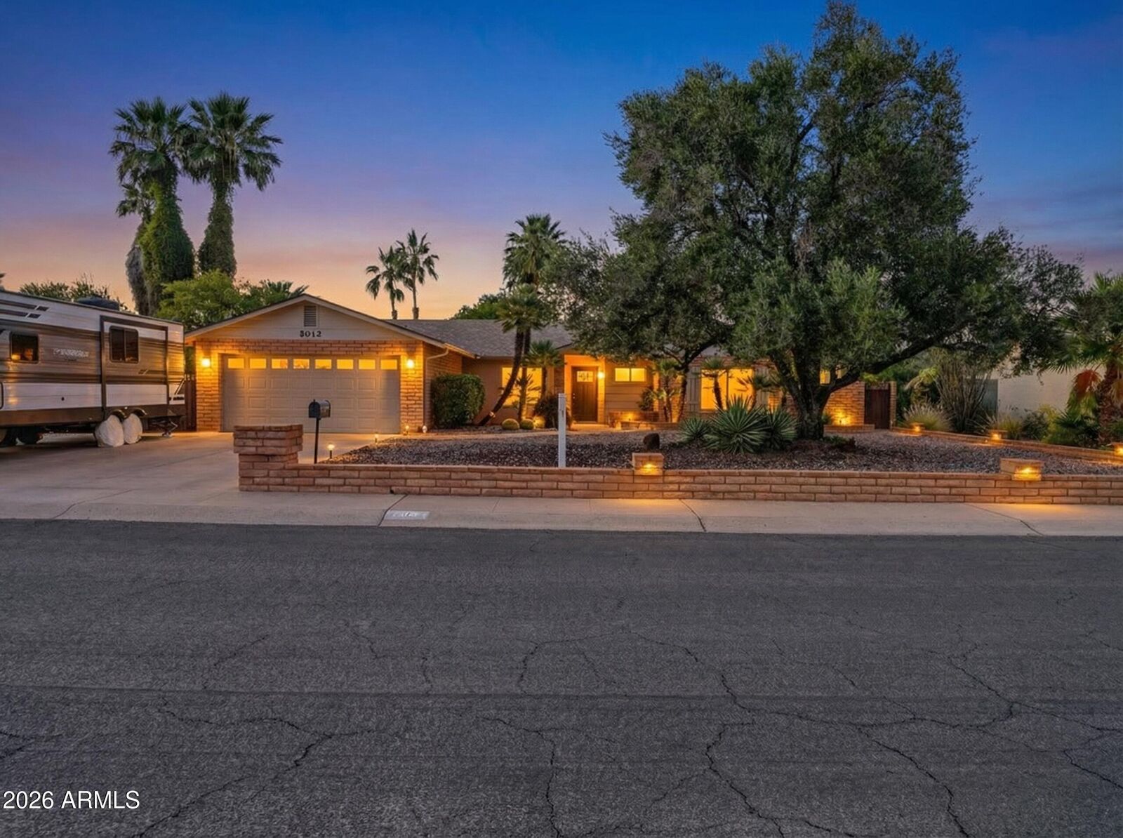 Property Photo:  5012 E Winchcomb Drive  AZ 85254 